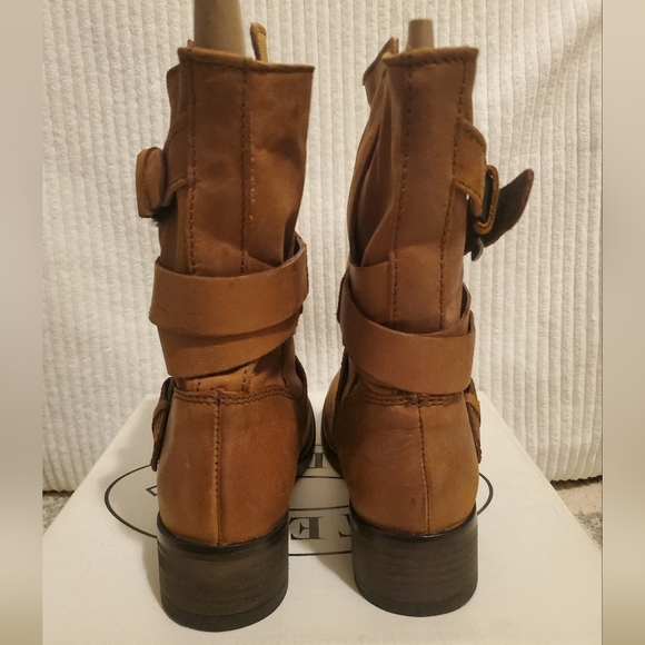 NWT Steve Madden Brewzzer Cognac Leather Belted Mid Calf Moto Boot Size 7.5 - Picture 10 of 12
